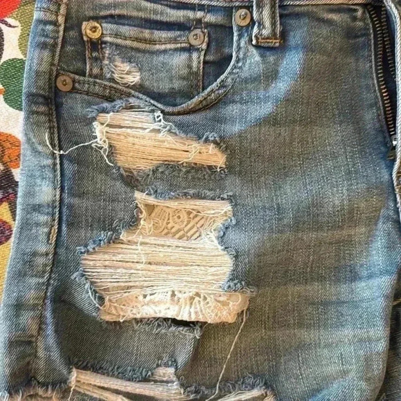 American Eagle Next Level Stretch Midi Shorts size 6 - Picture 4 of 7